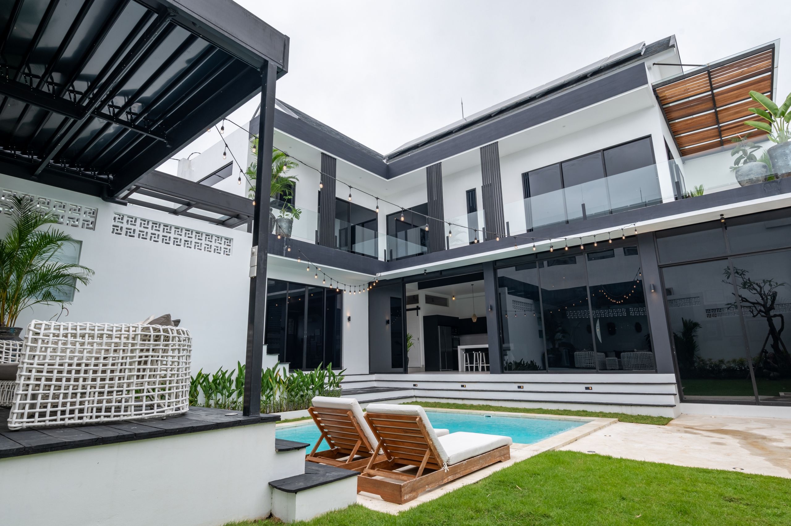 STYLISH 3 BEDROOM VILLA FOR SALE LEASEHOLD IN BATU BOLONG BALI BE-468 